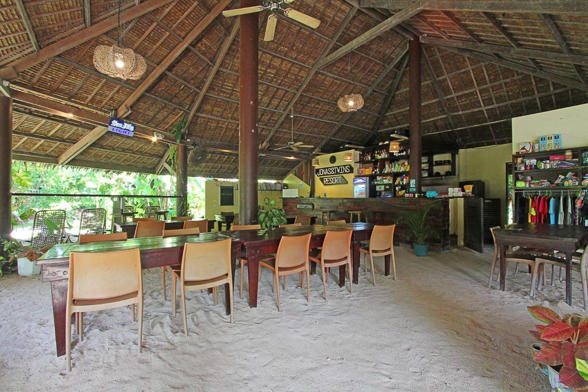 Jonas And Twins Resort General Luna  Exterior foto