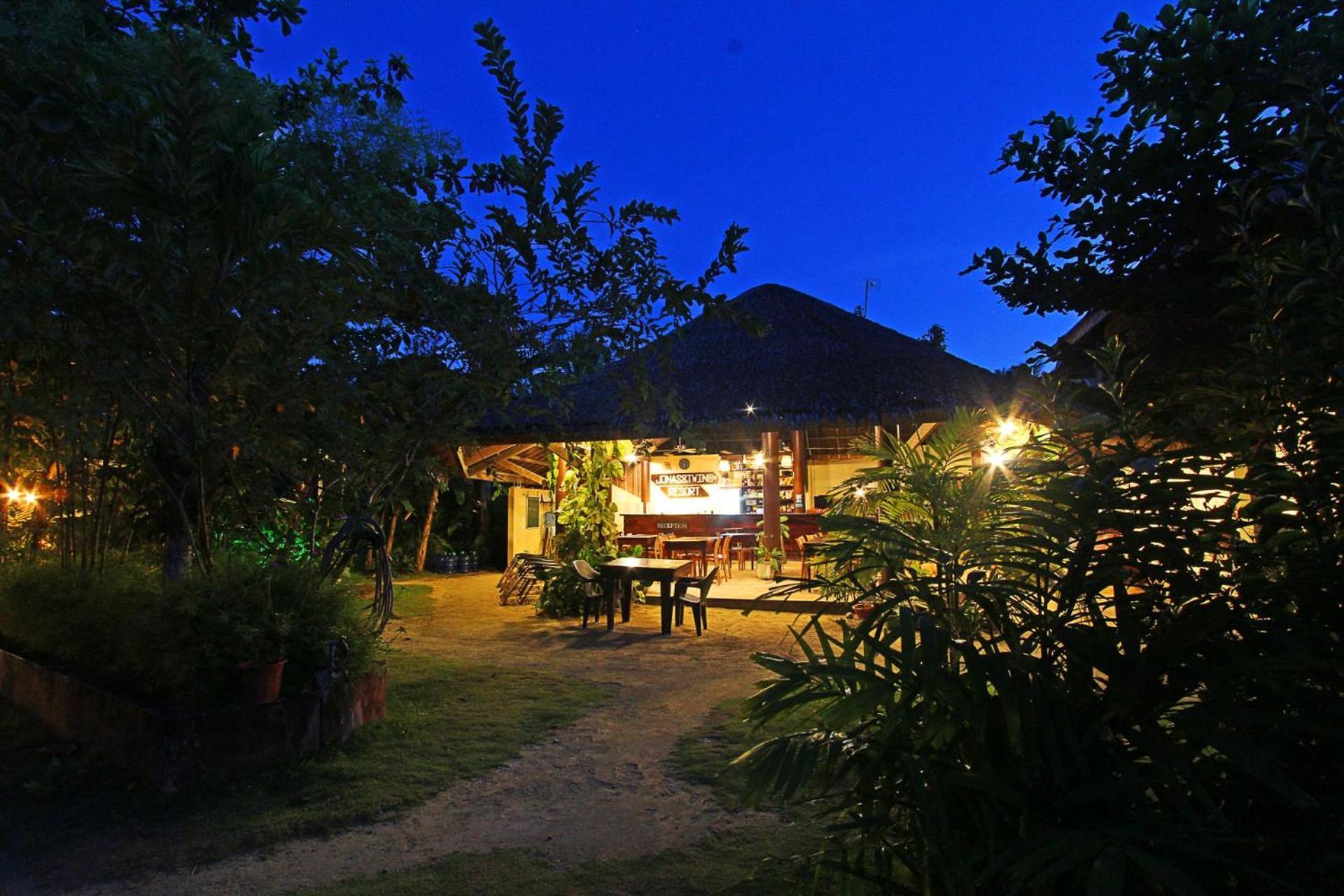 Jonas And Twins Resort General Luna  Exterior foto